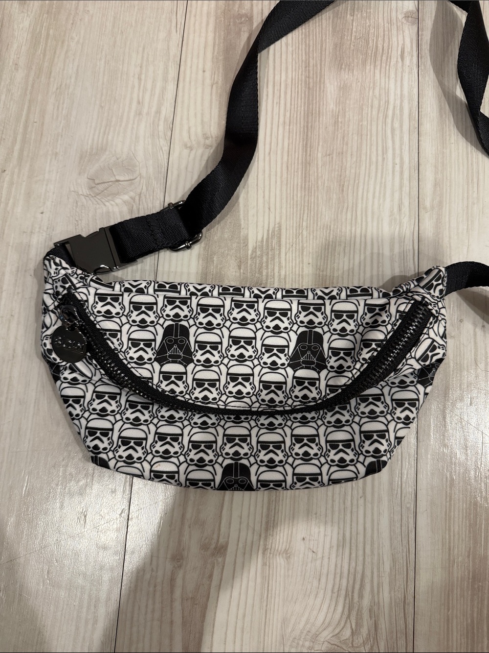 Stoney clover lane Disney Star Wars fanny pack - Picture 2 of 2